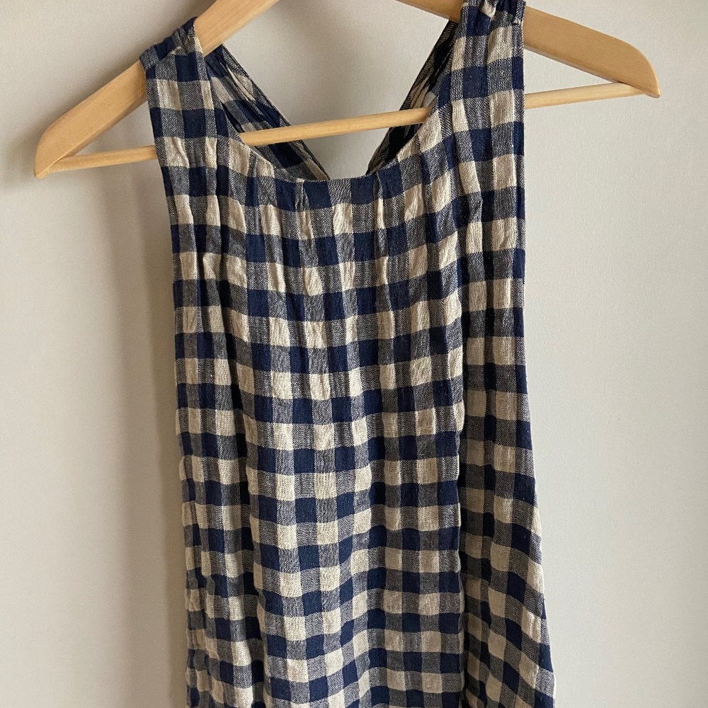Smythe Tank Top, Size M, Linen with great detail on the back.